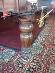 Tulip-leg-table